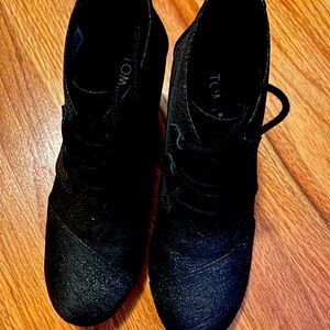 Toms Kala black metallic jacquard boots size 6